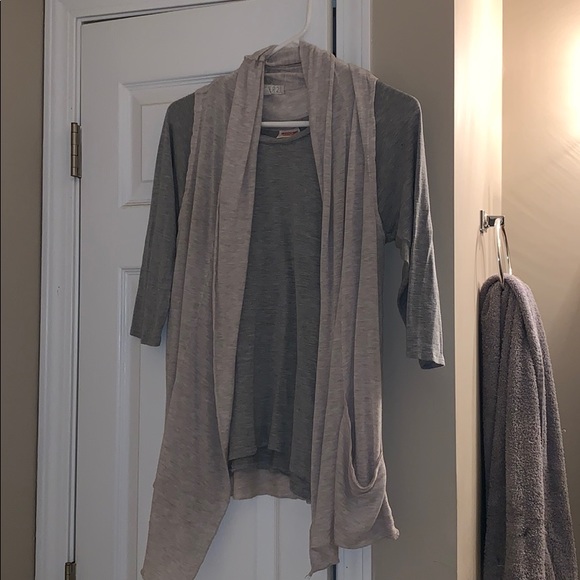 Light weight vest with pockets!! - Picture 5 of 5